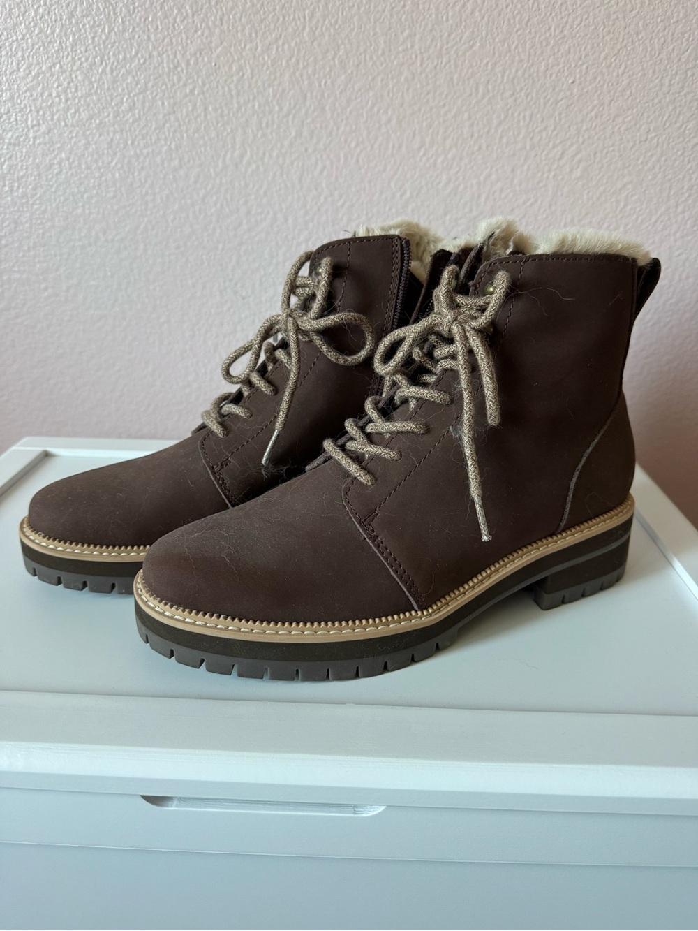 NWOT TOMS Women’s Brown Faux-Shearling Lace-Up Ankle Boots